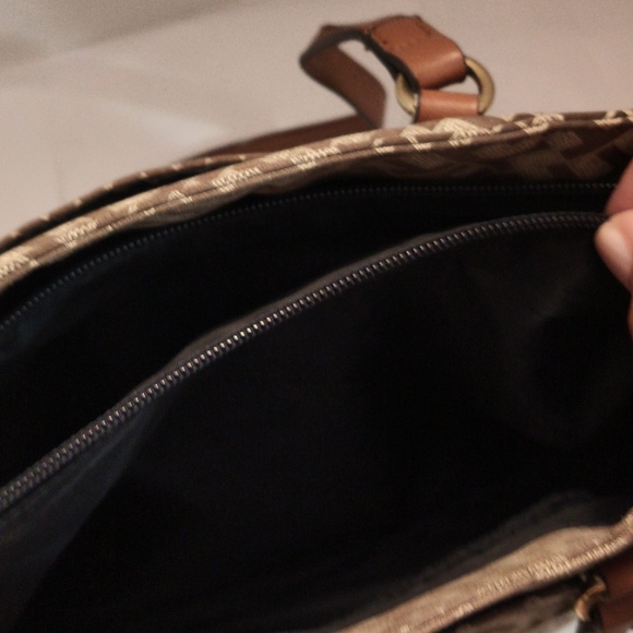 Tommy Hilfiger Woman Brown/Tan Shoulder Bag - Picture 12 of 16